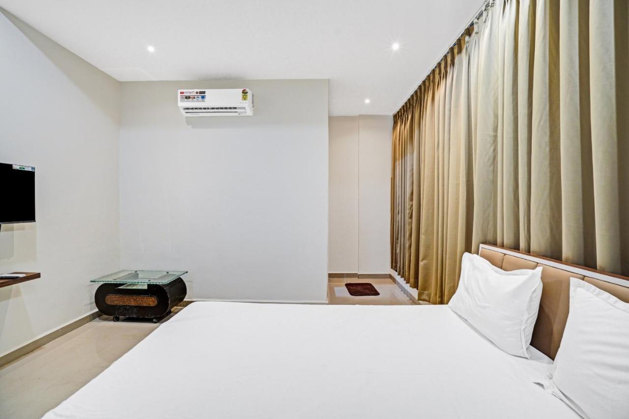 Collection O 83775 Hotel 4King סוראט מראה חיצוני תמונה