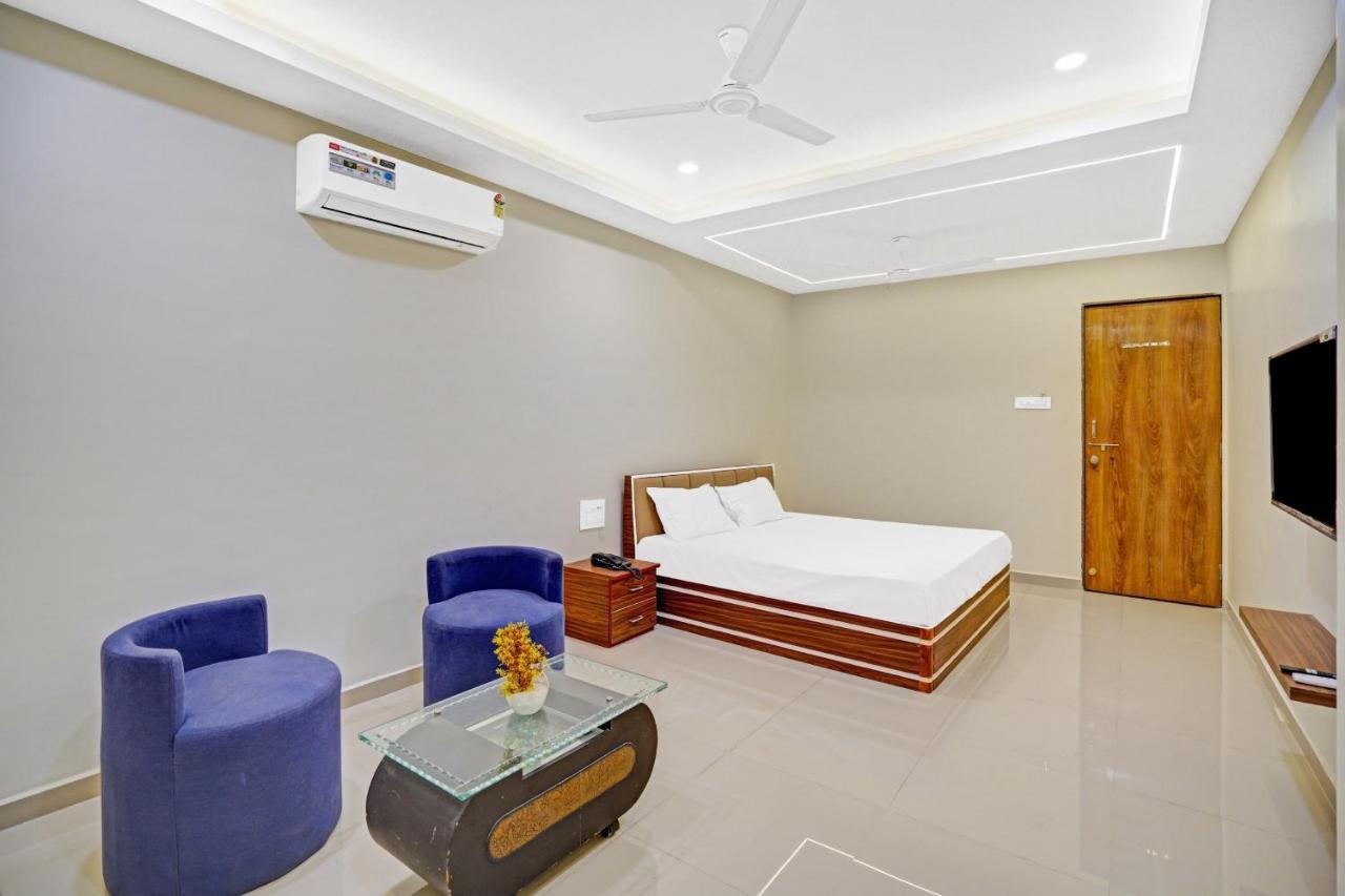 Collection O 83775 Hotel 4King סוראט מראה חיצוני תמונה