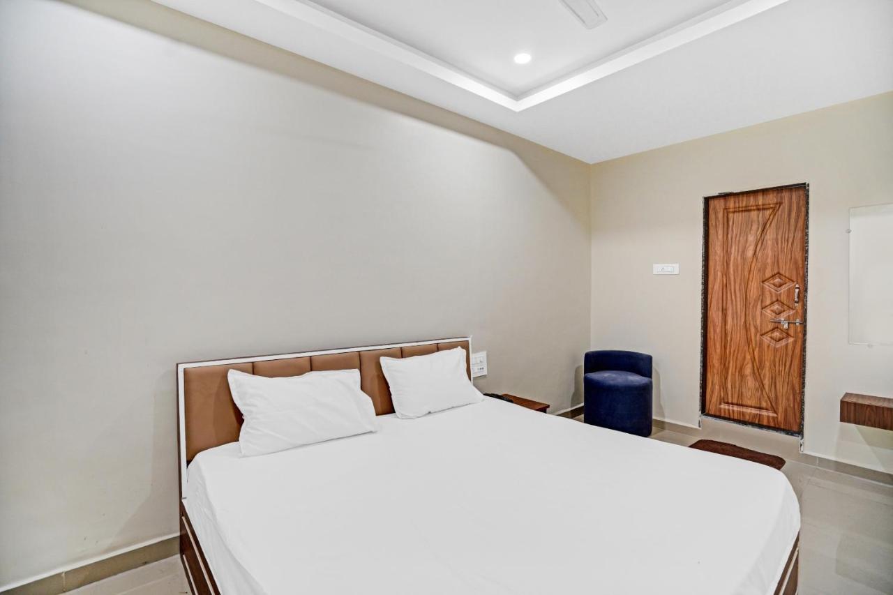Collection O 83775 Hotel 4King סוראט מראה חיצוני תמונה